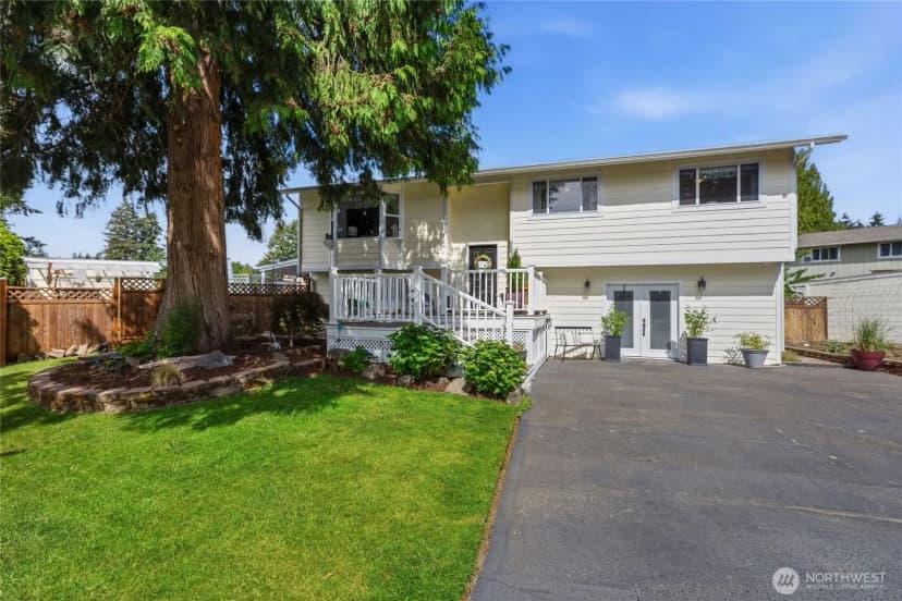 Property photo for 6878 Helena Drive Ne, Bremerton
