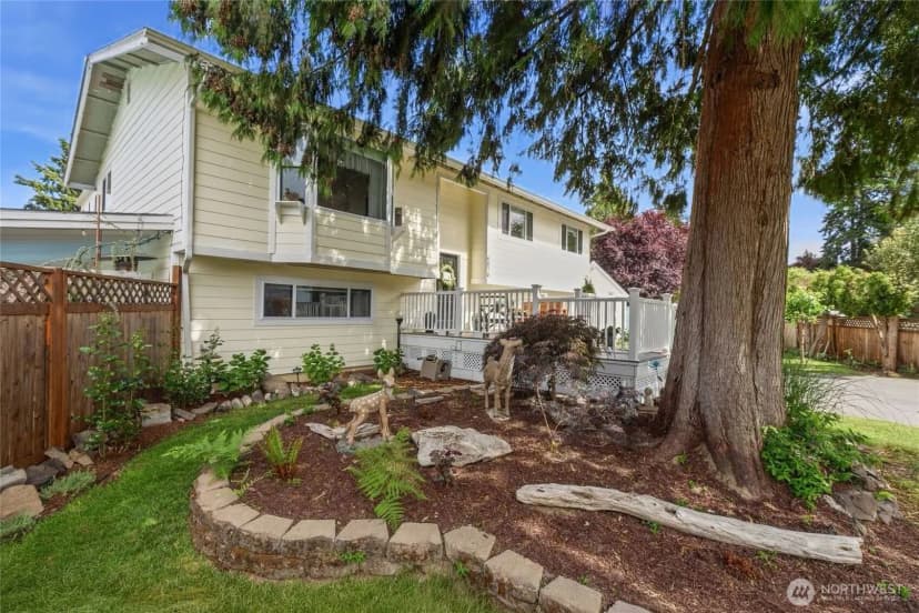 Property photo for 6878 Helena Drive Ne, Bremerton photo 3