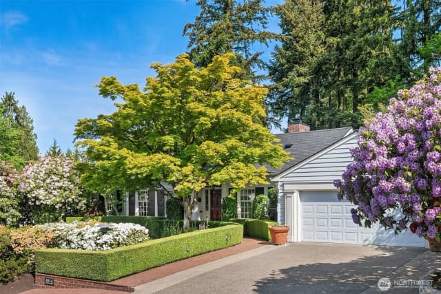 Property photo for 8914 Se 56th Street, Mercer Island, WA 98040