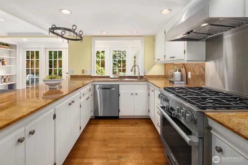 Property photo for 8914 Se 56th Street, Mercer Island photo 10