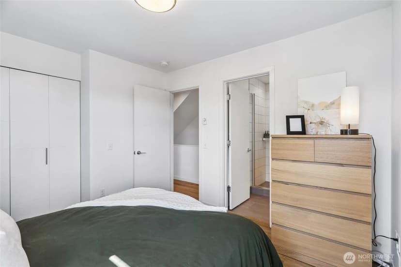 Property photo for 3913 Sw Hudson Street, Seattle photo 15