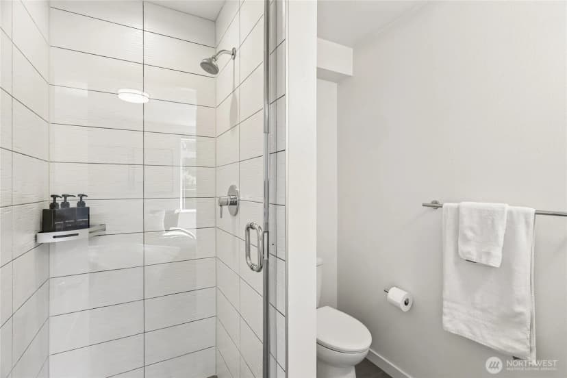 Property photo for 3913 Sw Hudson Street, Seattle photo 20