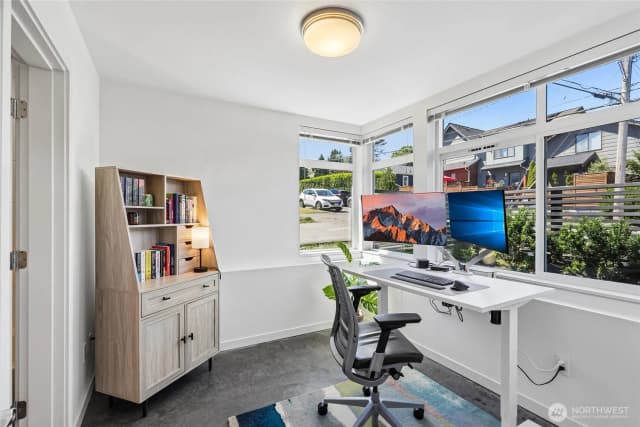 Property photo for 3913 Sw Hudson Street, Seattle photo 4