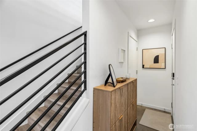 Property photo for 3913 Sw Hudson Street, Seattle photo 3