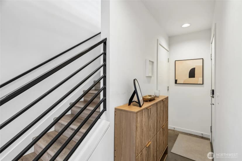 Property photo for 3913 Sw Hudson Street, Seattle photo 3