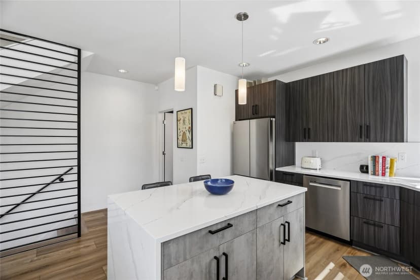 Property photo for 3913 Sw Hudson Street, Seattle photo 12