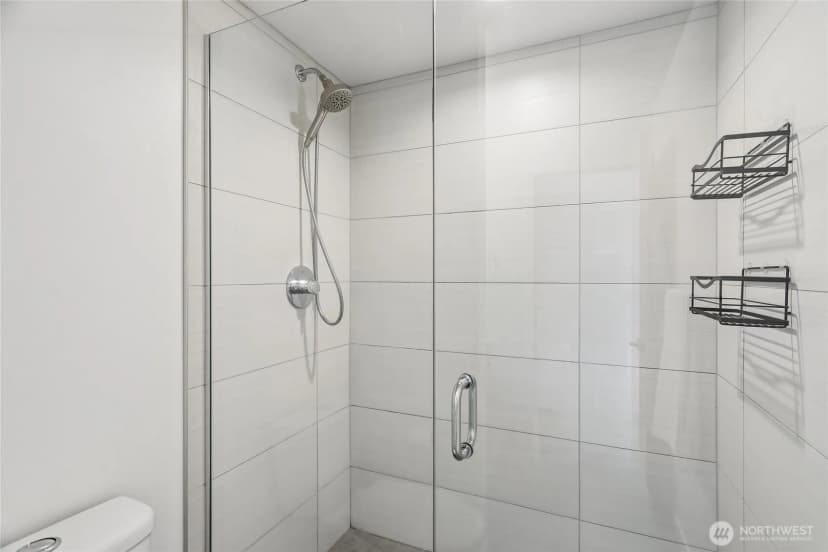 Property photo for 3913 Sw Hudson Street, Seattle photo 22