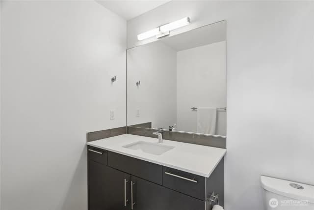 Property photo for 3913 Sw Hudson Street, Seattle photo 5