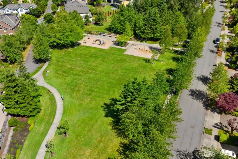 Property photo for 10643 238th Place Ne, Redmond photo 29