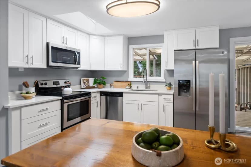 Property photo for 18312 73rd Avenue W, Edmonds photo 8