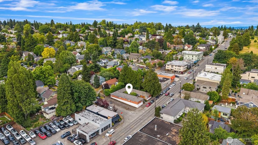 Property photo for 2800 Ne 55th Street, Seattle photo 4