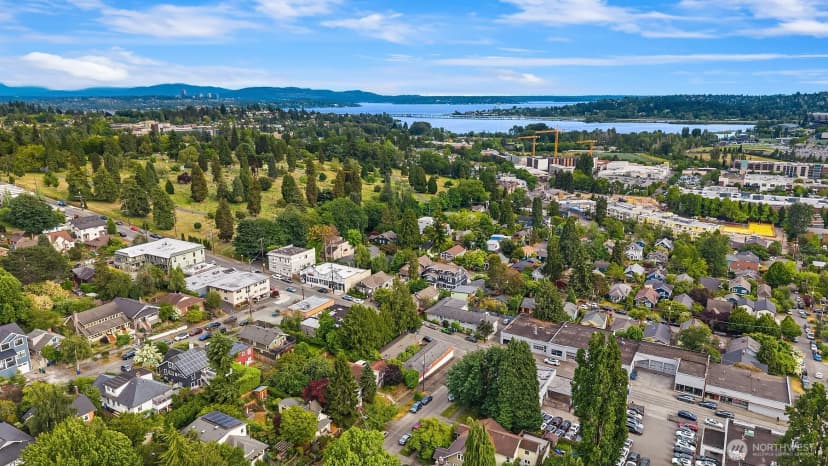 Property photo for 2800 Ne 55th Street, Seattle photo 15