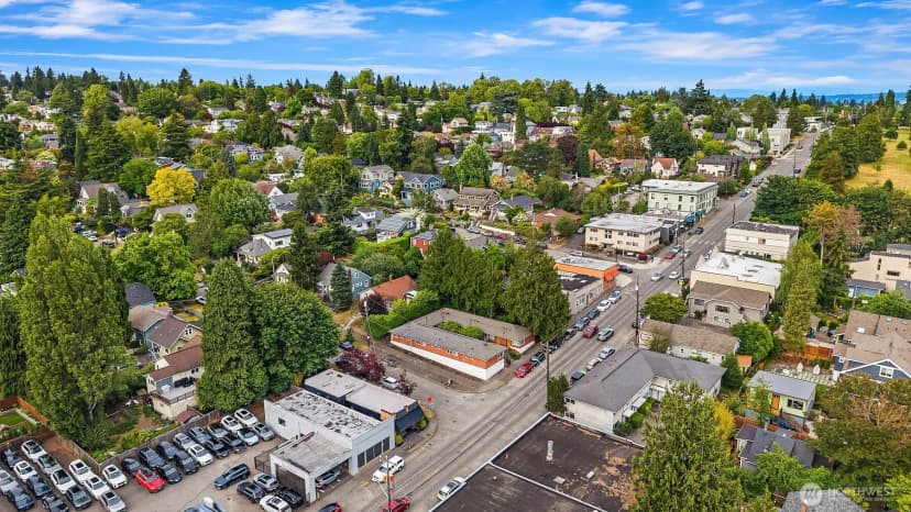 Property photo for 2800 Ne 55th Street, Seattle photo 3
