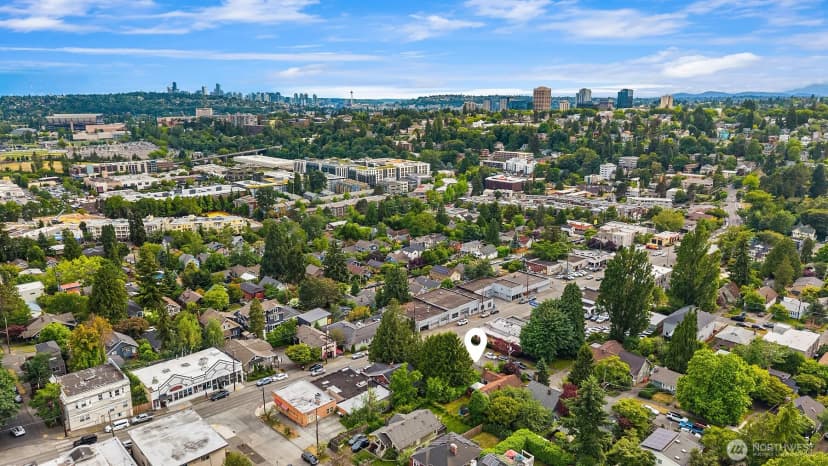 Property photo for 2800 Ne 55th Street, Seattle photo 12