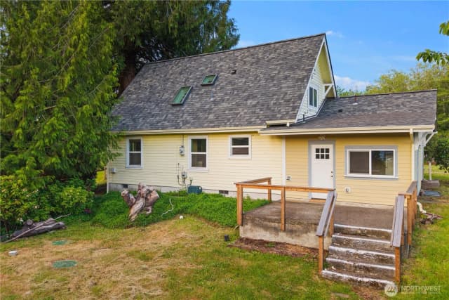 Property photo for 17816 Herron Road Nw, Lakebay photo 2