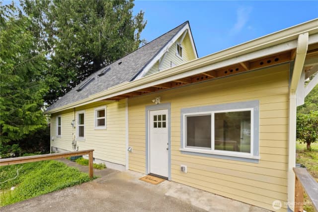 Property photo for 17816 Herron Road Nw, Lakebay photo 3