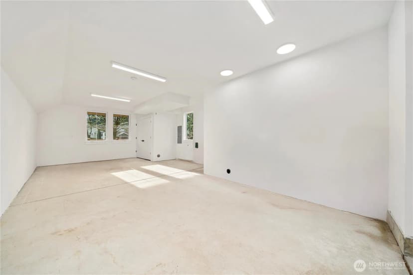 Property photo for 539 Nw Juniper Street, Issaquah photo 31