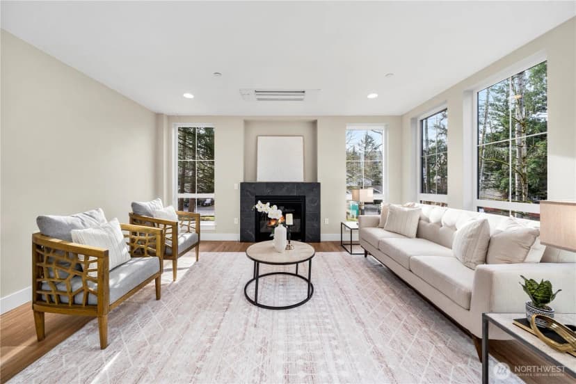 Property photo for 539 Nw Juniper Street, Issaquah photo 14