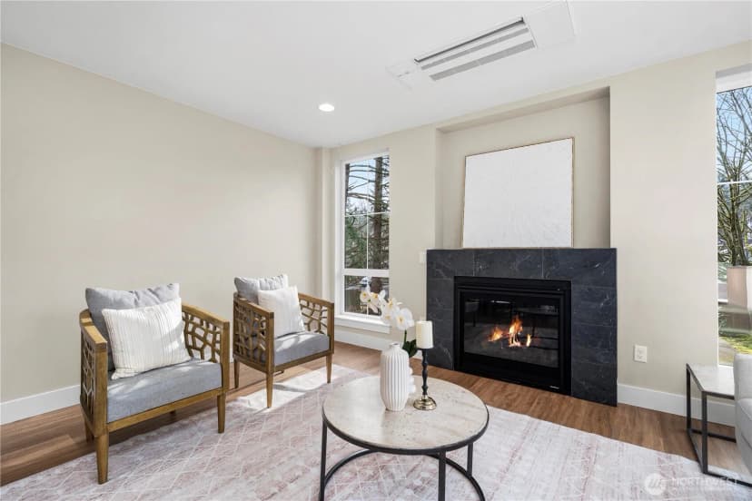 Property photo for 539 Nw Juniper Street, Issaquah photo 13