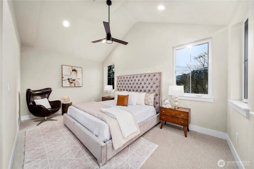 Property photo for 539 Nw Juniper Street, Issaquah photo 19