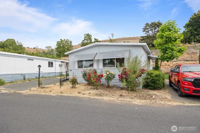 Property photo for 2205 Butterfield Road #247, Yakima photo 2