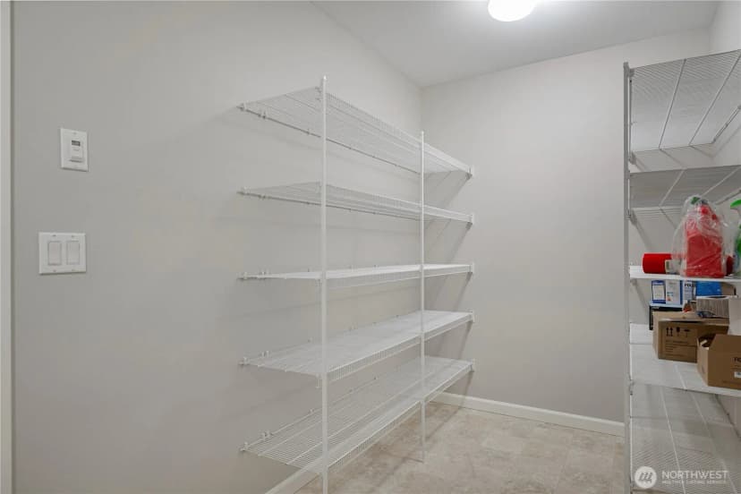 Property photo for 24233 237th Way Se, Maple Valley photo 9