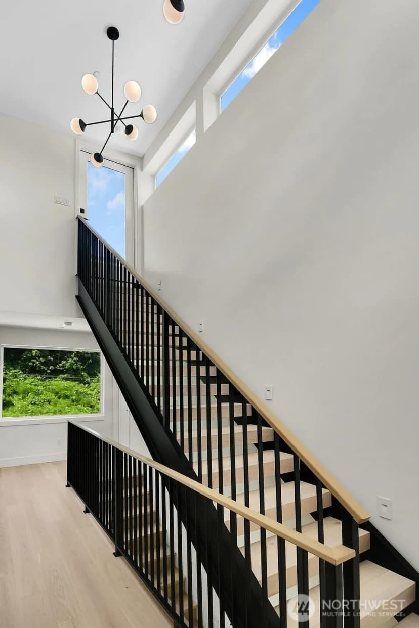 Property photo for 2622 Mayfair Avenue N, Seattle photo 31