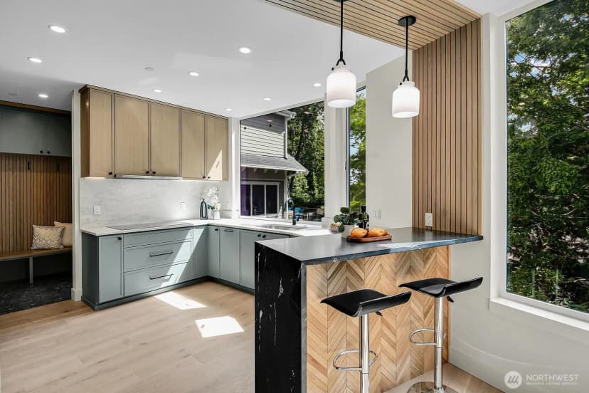 Property photo for 2622 Mayfair Avenue N, Seattle photo 17