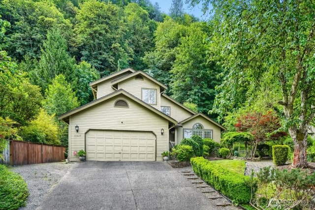 Property photo for 15827 Se 156th Court, Renton photo 2