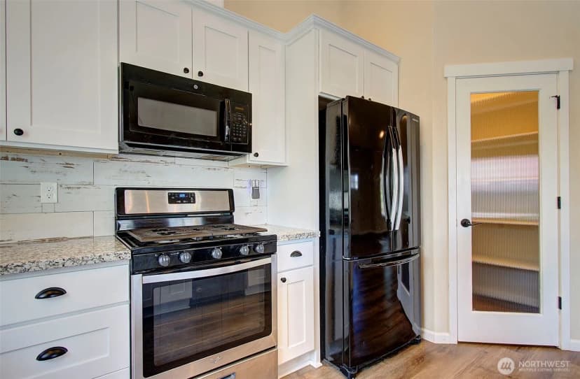 Property photo for 460 Ivy Street, Kalama photo 10