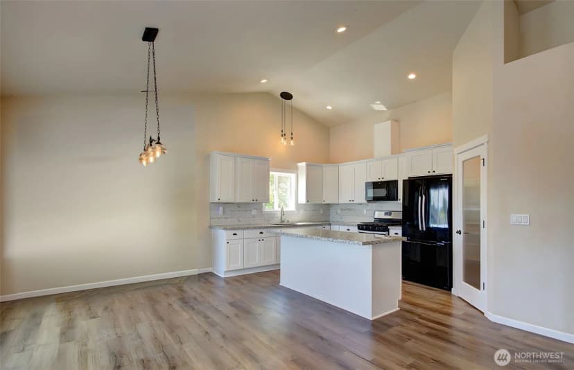 Property photo for 460 Ivy Street, Kalama photo 7