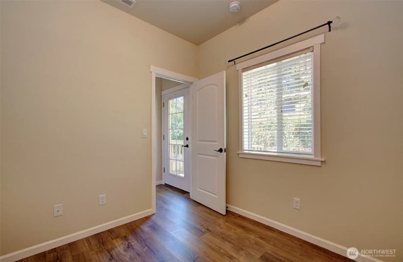 Property photo for 460 Ivy Street, Kalama photo 17