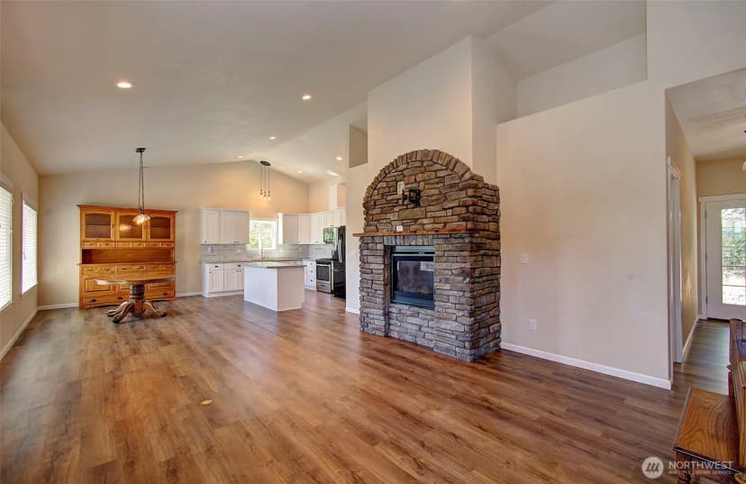 Property photo for 460 Ivy Street, Kalama photo 5