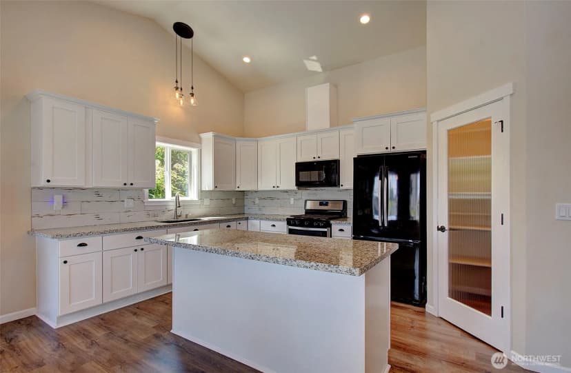 Property photo for 460 Ivy Street, Kalama photo 12