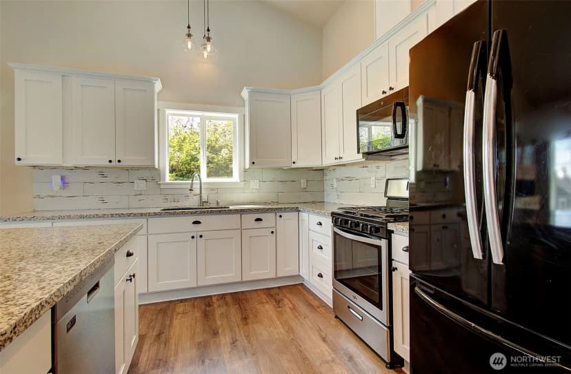 Property photo for 460 Ivy Street, Kalama photo 11