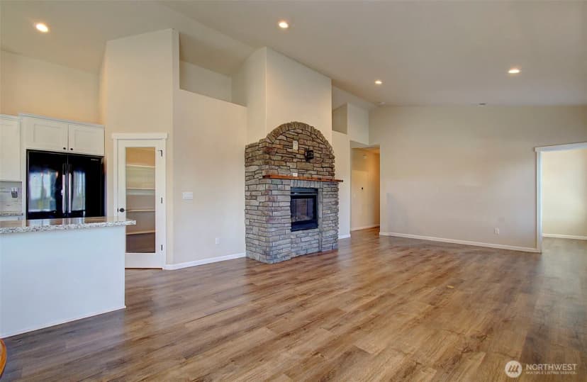 Property photo for 460 Ivy Street, Kalama photo 6