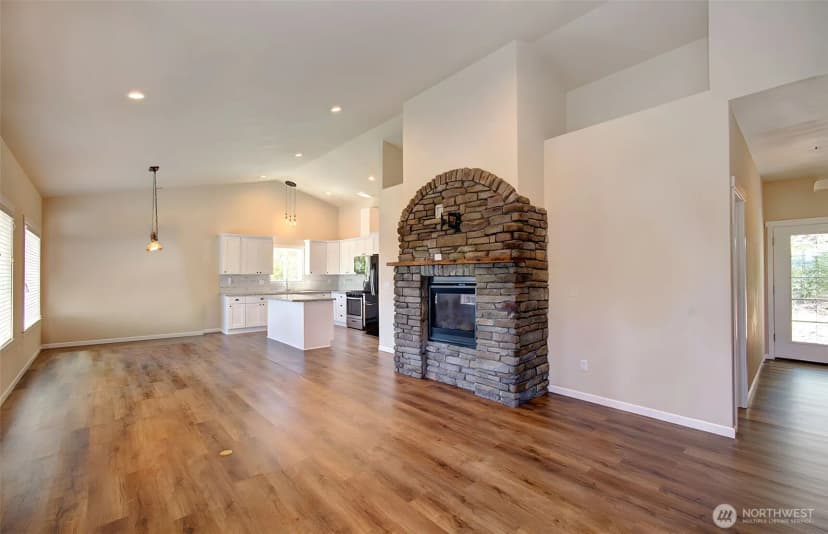 Property photo for 460 Ivy Street, Kalama photo 4