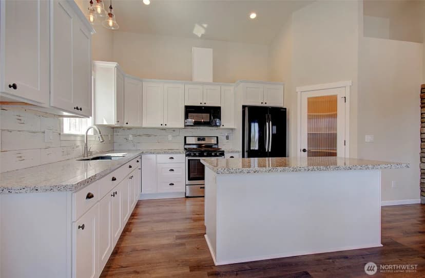 Property photo for 460 Ivy Street, Kalama photo 13