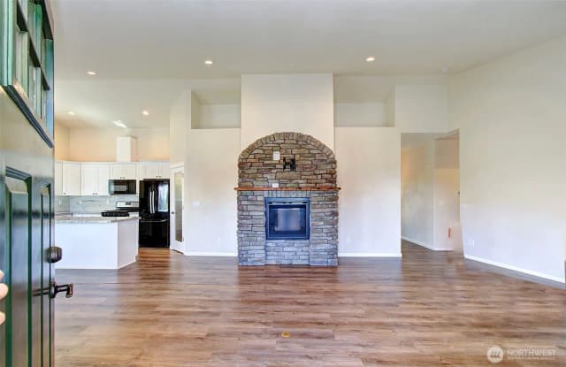 Property photo for 460 Ivy Street, Kalama photo 3