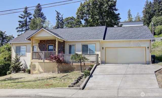 Property photo for 460 Ivy Street, Kalama