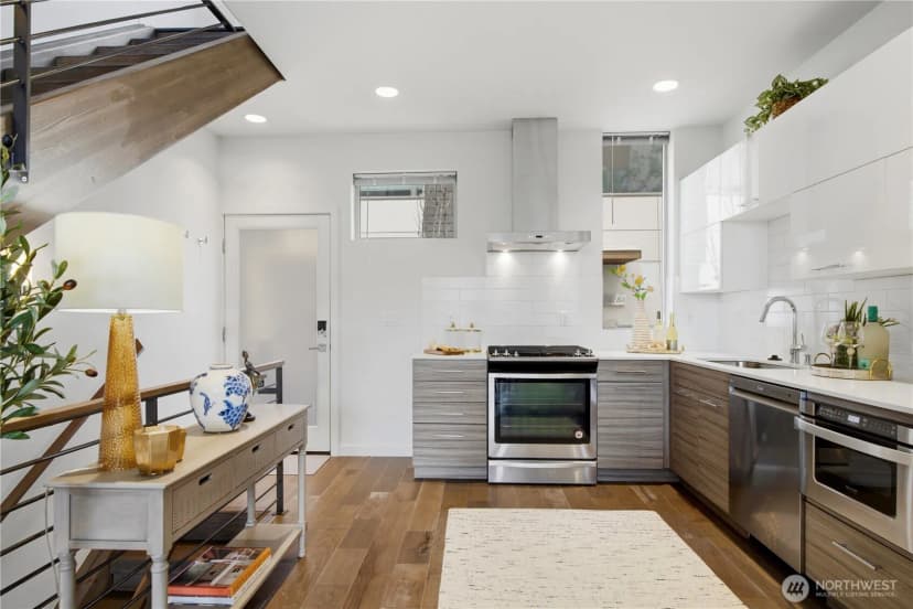 Property photo for 2326 Minor Avenue E #b, Seattle photo 13