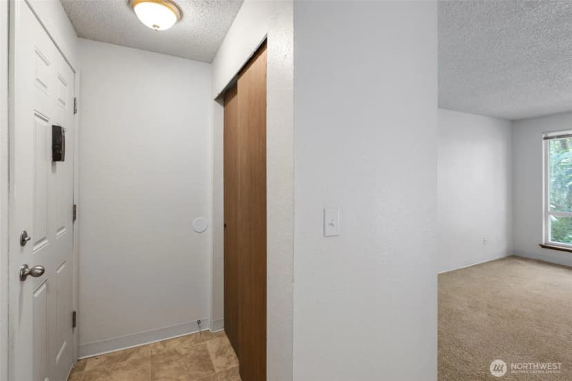Property photo for 34025 1st Place S, Federal Way photo 9