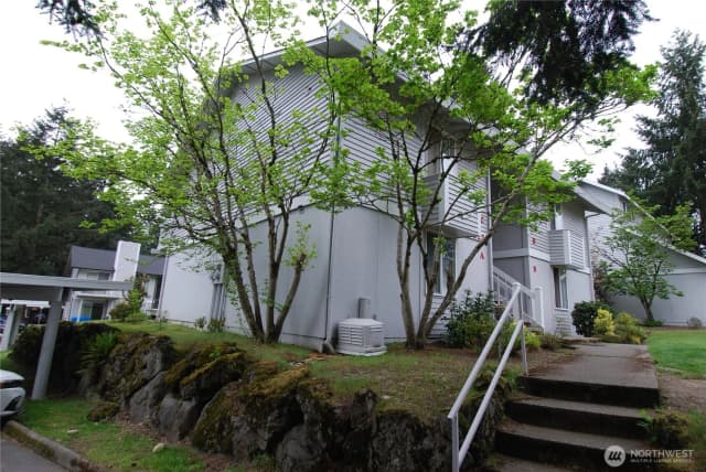 Property photo for 34025 1st Place S, Federal Way photo 2