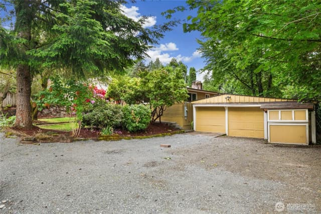 Property photo for 3815 Ne 113th Street, Seattle photo 2