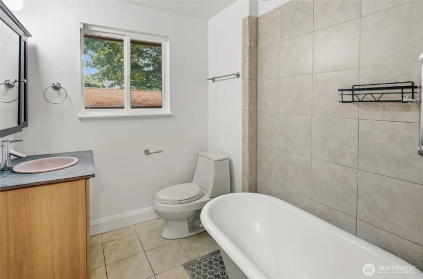 Property photo for 3815 Ne 113th Street, Seattle photo 24