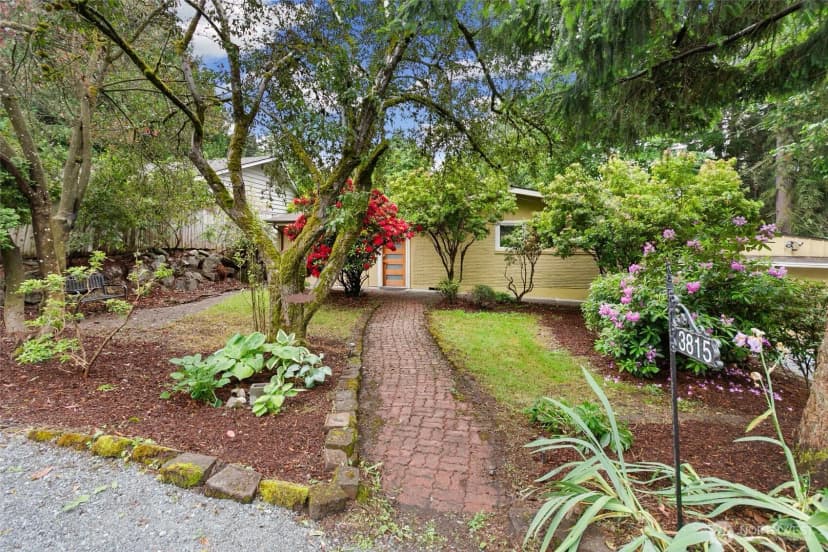 Property photo for 3815 Ne 113th Street, Seattle