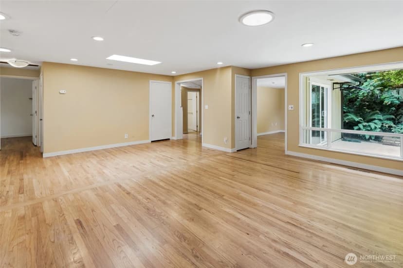 Property photo for 3815 Ne 113th Street, Seattle photo 8