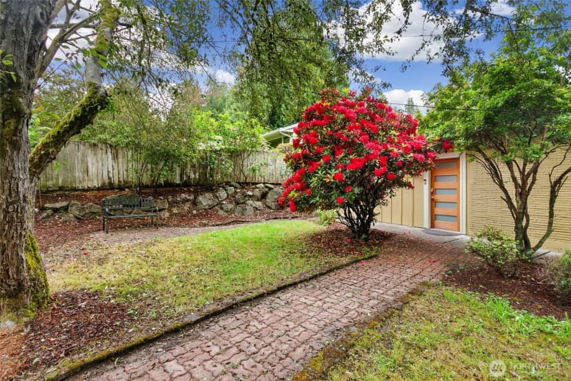 Property photo for 3815 Ne 113th Street, Seattle photo 4