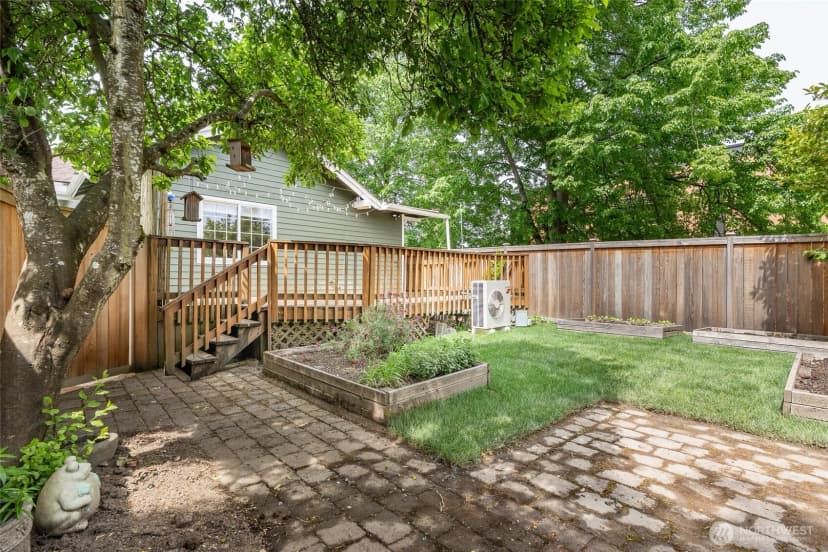 Property photo for 3304 23rd Avenue S, Seattle photo 32