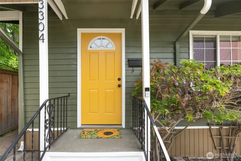 Property photo for 3304 23rd Avenue S, Seattle photo 4